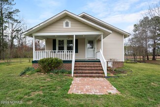 109 William D Cavenaugh Ln, Wallace, NC 28466