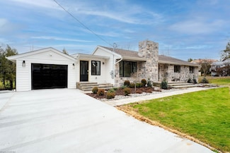 3264 Collins Ferry Rd, Morgantown, WV 26505