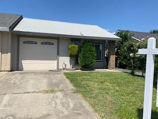 7612 Lakewood Park Dr, Sacramento, CA 95828