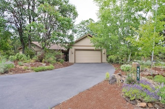 9507 Kestrel Rd, Klamath Falls, OR 97601