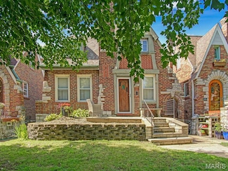 5722 Itaska St, Saint Louis, MO 63109