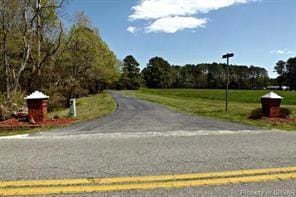 050 Moon Dr, Moon, VA 23119