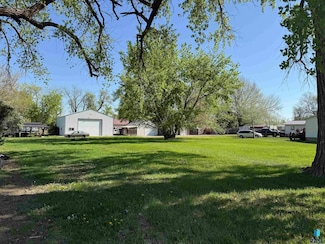 102 State St 57043