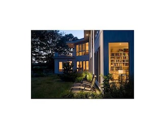 61 Quoquonset Ln, Little Compton, RI 02837