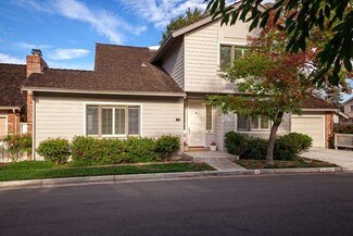 4 Chateau Dr, Menlo Park, CA 94025