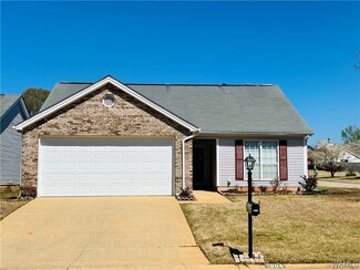 1004 Mockingbird Ln, Northport, AL 35476
