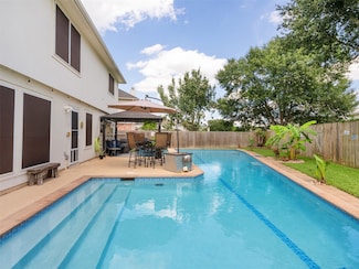 11823 Elizabeth Ct, Pinehurst, TX 77362