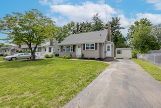 15 Farm Ct, New Britain, CT 06051