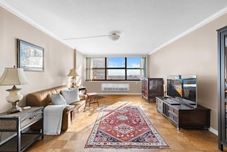 7004 Blvd E Unit 40G, Guttenberg, NJ 07093