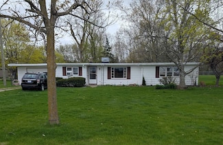 932 E Pine St, Sebewaing, MI 48759