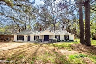 203 Shenandoah Rd N, Brandon, MS 39047