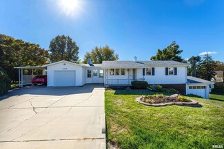 2339 W 45th St, Davenport, IA 52806