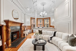 261 Marlborough St Unit 4, Boston, MA 02116