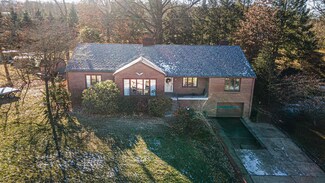 106 Lakewood Dr, Canonsburg, PA 15317