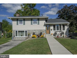 1111 Brookwood Ln, Secane, PA 19018