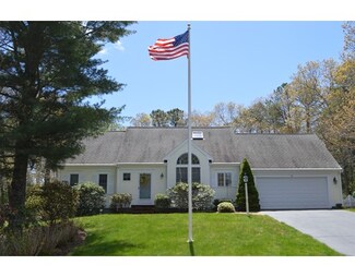 31 Falling Leaf Ln, Osterville, MA 02655
