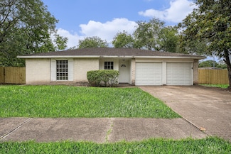 4875 Beechaven St, Houston, TX 77053