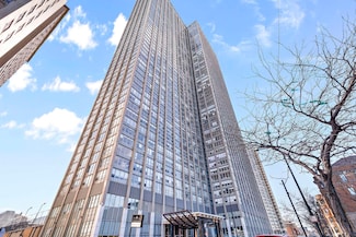 655 W Irving Park Rd Unit 712, Chicago, IL 60613