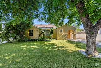230 11th St, Bakersfield, CA 93304