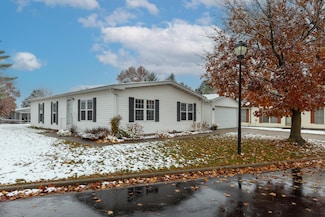 210 Saint Ives N, Lansing, MI 48906