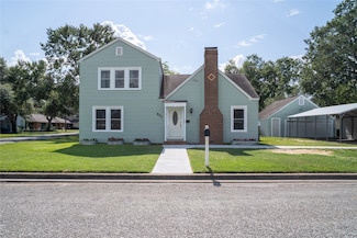 801 Avenue F, El Campo, TX 77437