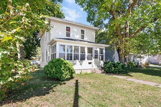 464 W Whitewater St, Whitewater, WI 53190