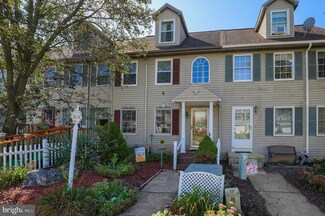 668 Emerald Dr, Lancaster, PA 17603