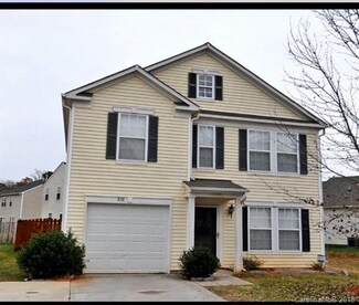 808 Swearngan Ridge Ct, Charlotte, NC 28216