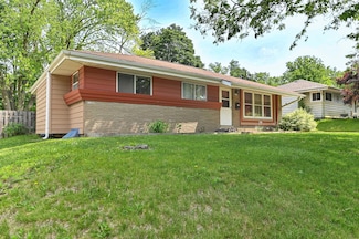 426 Richard St, Waukesha, WI 53189