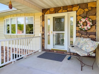 4715 Culver Rd, Golden Valley, MN 55422