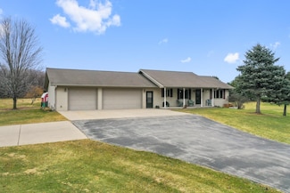 8144 S Chase Rd, Pulaski, WI 54162