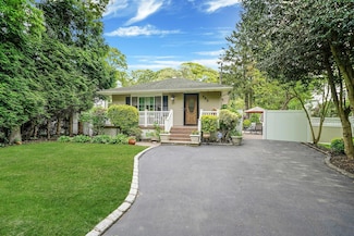 488 Puritan Dr, Shirley, NY 11967