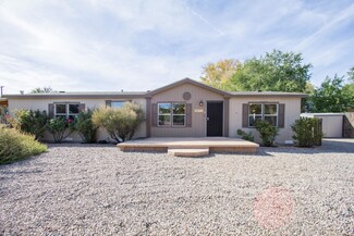 6611 Edgewood Dr NW, Los Ranchos, NM 87107