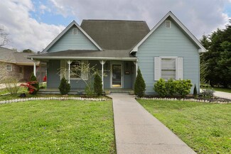 307 W 1st St, Tuscumbia, AL 35674