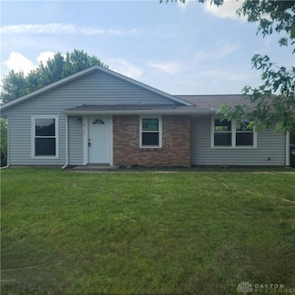 6760 Sandy Dr, Dayton, OH 45426