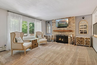 79 Walden St, Burnsville, MN 55337