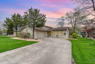 8581 Mathews St, Crown Point, IN 46307