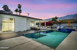 677 S Highland Dr, Palm Springs, CA 92264