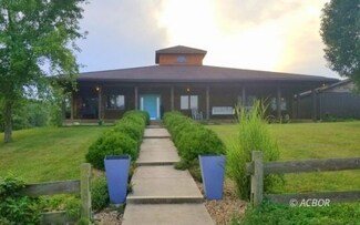 15255 Shade Rd, Guysville, OH 45735