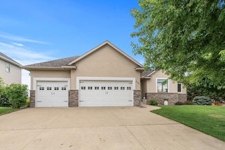 605 Heritage Trail NE, New Prague, MN 56071