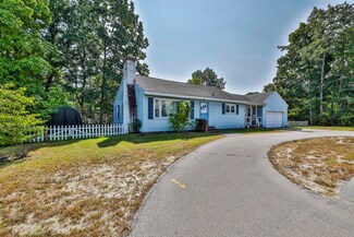 201 Central St, Hudson, NH 03051
