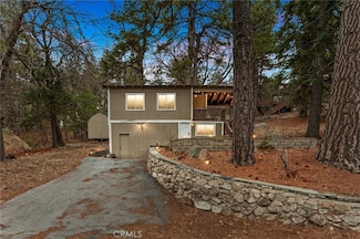 31662 Panorama Dr, Arrowbear Lake, CA 92382