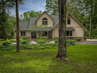 6598 Forest Way, Harbor Springs, MI 49740
