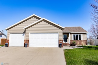 4010 10th St S, Moorhead, MN 56560