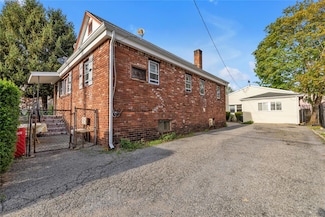 67 Hazel St, Glen Cove, NY 11542