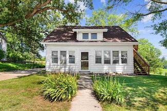 440 Roberts Ferry Rd, Tiffin, IA 52340