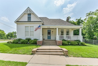 612 S Day St, Brenham, TX 77833