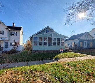 267 12th St NW, Cedar Rapids, IA 52405