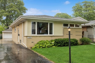 1355 S Highland Ave, Arlington Heights, IL 60005