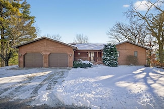 407 Johnson Dr, Lanesboro, MN 55949